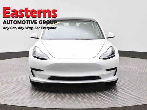 Used 2023 Tesla Model 3 Standard Range image 2