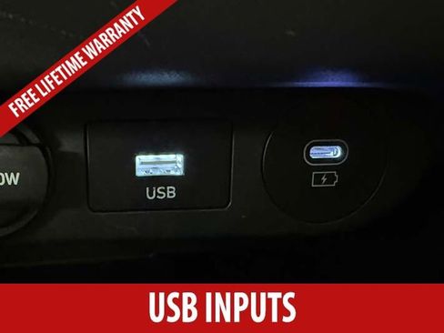 Used 2025 Hyundai Elantra SEL FWD image 16