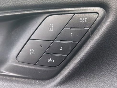 Used 2025 Chevrolet Equinox ACTIV w/ Safety and Technology Package image 14