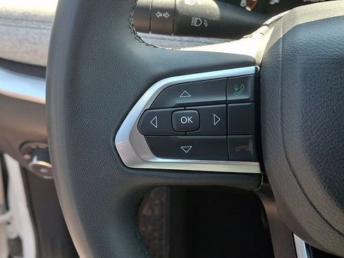 Used 2024 Jeep Compass Latitude AWD/4WD image 22