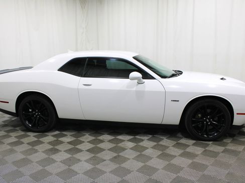 Used 2018 Dodge Challenger R/T w/ Blacktop Package RWD image 27