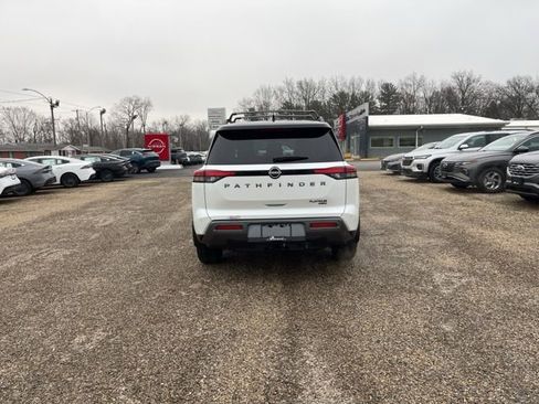 New 2026 Nissan Pathfinder Platinum image 4