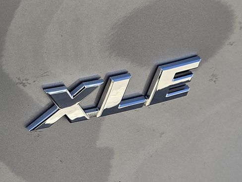 Used 2025 Toyota RAV4 XLE FWD image 11