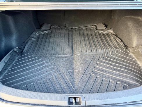 Used 2025 Toyota Corolla LE image 29