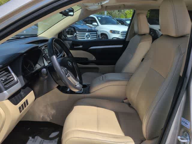 Used 2016 Toyota Highlander XLE AWD/4WD image 17