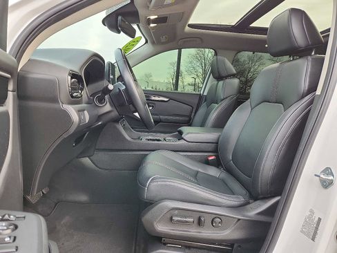 Used 2023 Honda Pilot Touring image 13