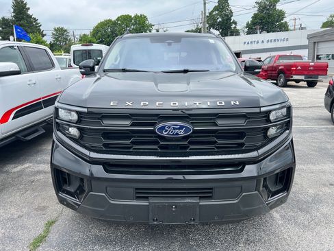 Used 2025 Ford Expedition Max Active AWD/4WD image 2