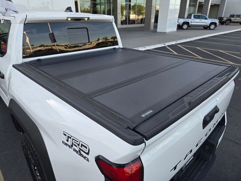 Certified 2025 Toyota Tacoma TRD Off-Road AWD/4WD image 23