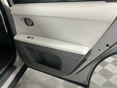 Used 2025 Hyundai Ioniq 5 SEL image 31