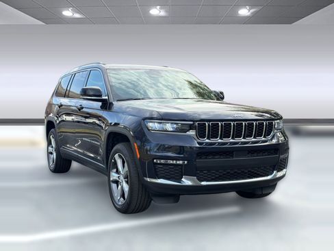 Used 2024 Jeep Grand Cherokee L Limited image 7