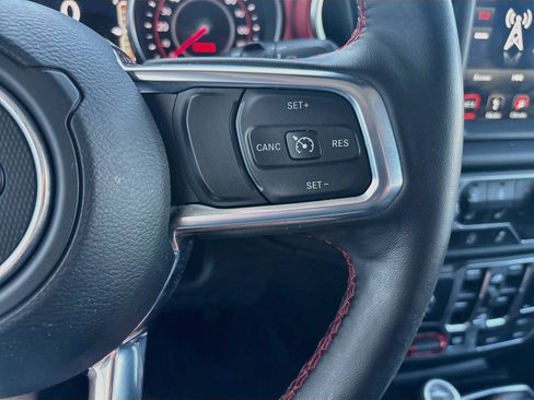 Used 2019 Jeep Wrangler Unlimited Rubicon AWD/4WD image 32