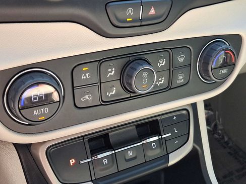 Used 2022 GMC Terrain Denali w/ Denali Premium Package AWD/4WD image 20