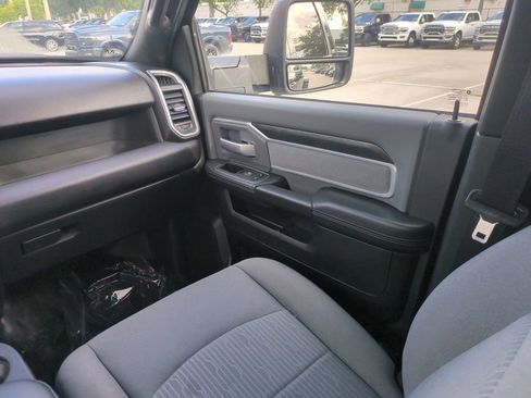Used 2023 RAM 3500 SLT w/ Quick Order Package 2YG SLT AWD/4WD image 17