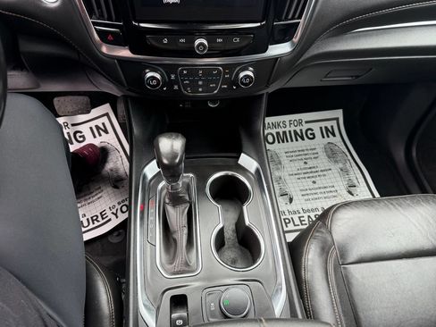 Used 2021 Chevrolet Traverse LT w/ LT Premium Package FWD image 22