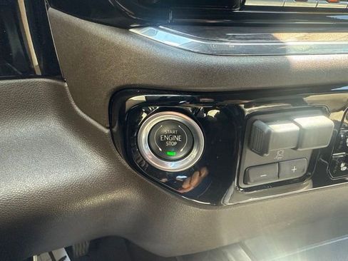 Used 2024 Chevrolet Silverado 1500 LTZ AWD/4WD image 18