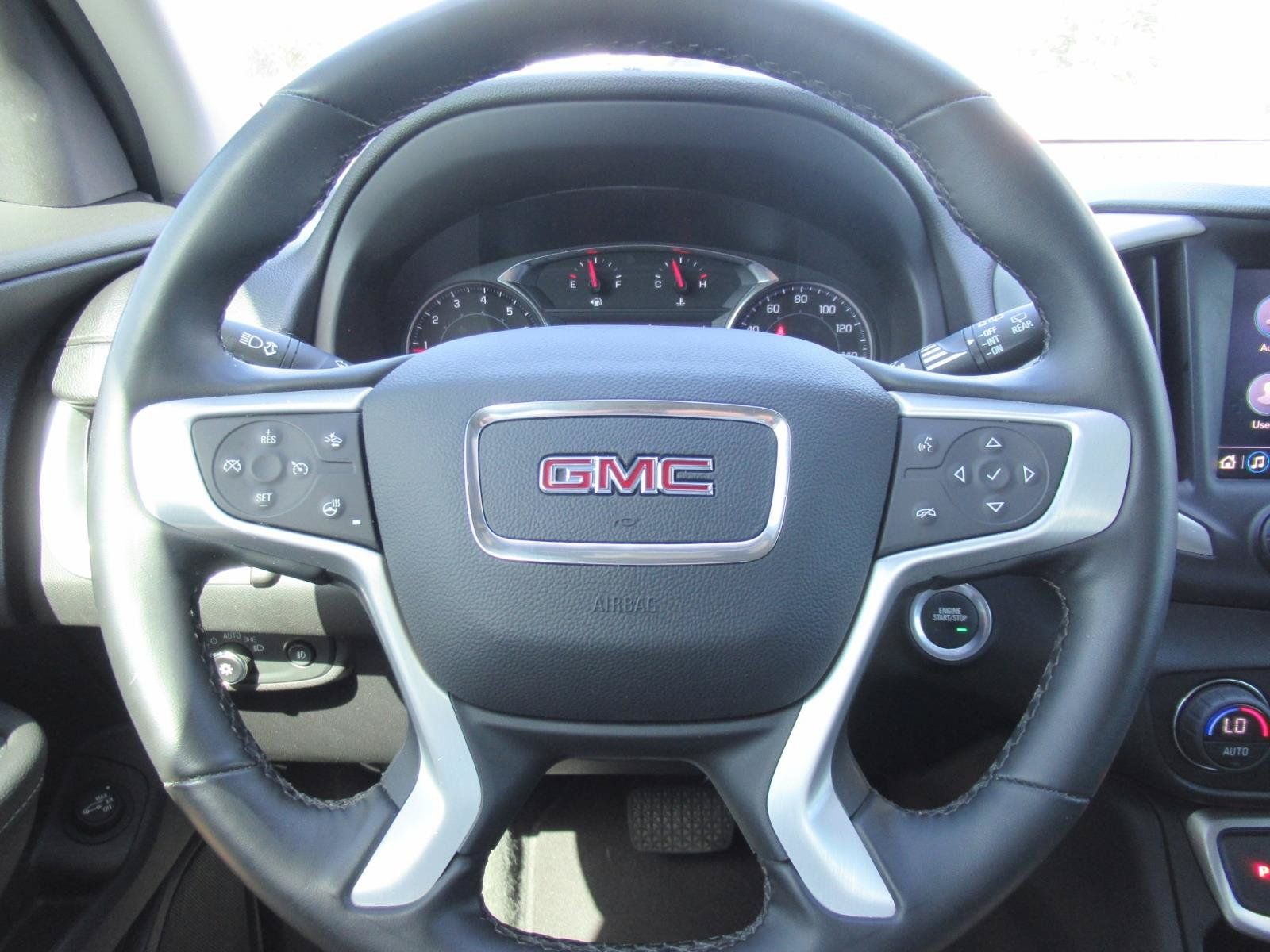 Used 2024 GMC Terrain SLT AWD/4WD image 24