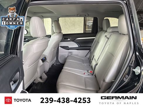 Used 2018 Toyota Highlander XLE image 16