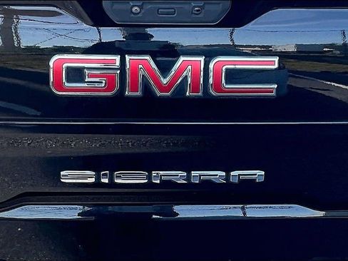 Used 2020 GMC Sierra 1500 SLT RWD image 8