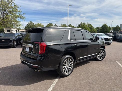 Used 2021 GMC Yukon Denali w/ Denali Premium Package AWD/4WD image 5