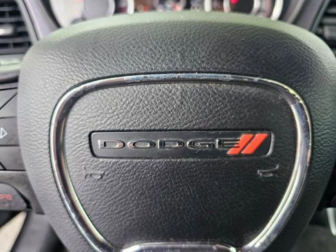 Used 2015 Dodge Challenger SXT image 23