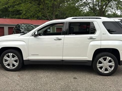 Used 2017 GMC Terrain SLT w/ Open Road Package FWD image 3
