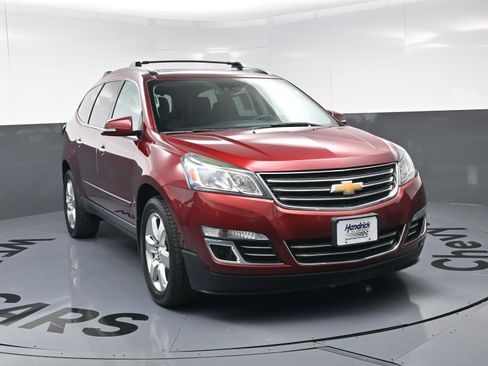 Used 2017 Chevrolet Traverse Premier image 3
