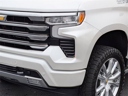 Used 2025 Chevrolet Silverado 1500 High Country w/ High Country Premium Package image 9