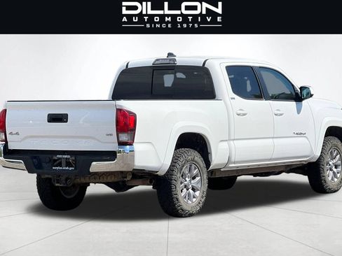 Used 2018 Toyota Tacoma SR5 AWD/4WD image 4