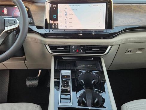 New 2026 Volkswagen Atlas SE image 13