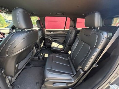 New 2026 Jeep Grand Cherokee L Limited RWD image 12