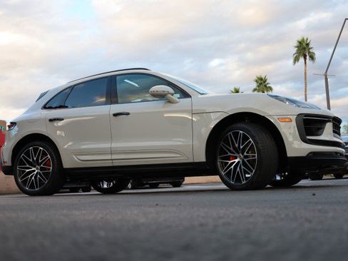 Used 2023 Porsche Macan S image 13