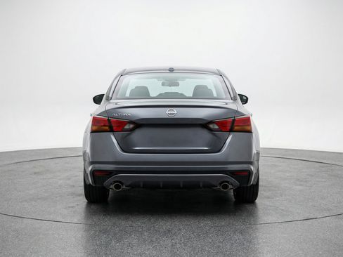 Used 2025 Nissan Altima 2.5 SV FWD image 7