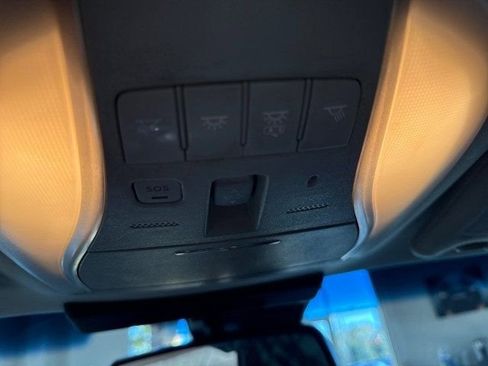 Used 2016 INFINITI Q70 Hybrid w/ Deluxe Touring Package image 21