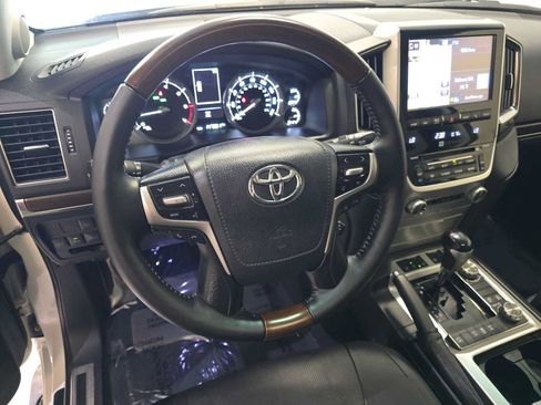 Used 2017 Toyota Land Cruiser AWD/4WD image 2