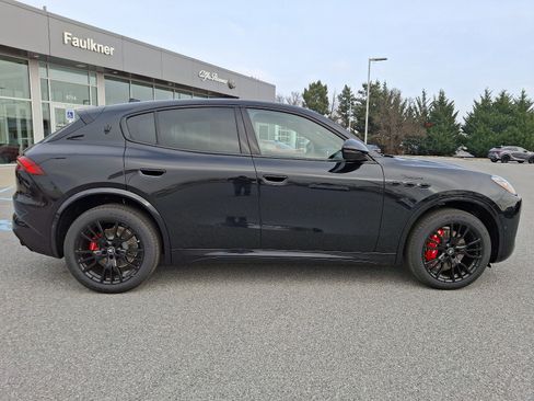 New 2025 Maserati Grecale Modena image 5