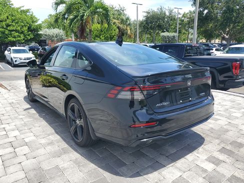 Used 2025 Honda Accord Sport image 4