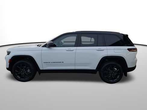 New 2025 Jeep Grand Cherokee Limited w/ Trailer Tow Package image 2