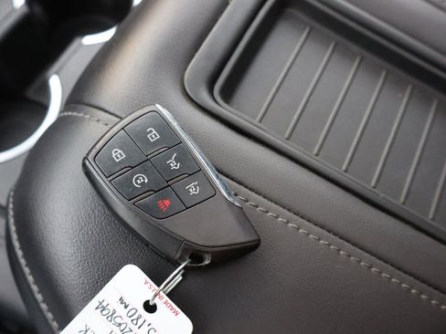 Used 2022 Chevrolet Tahoe Z71 w/ Luxury Package image 38