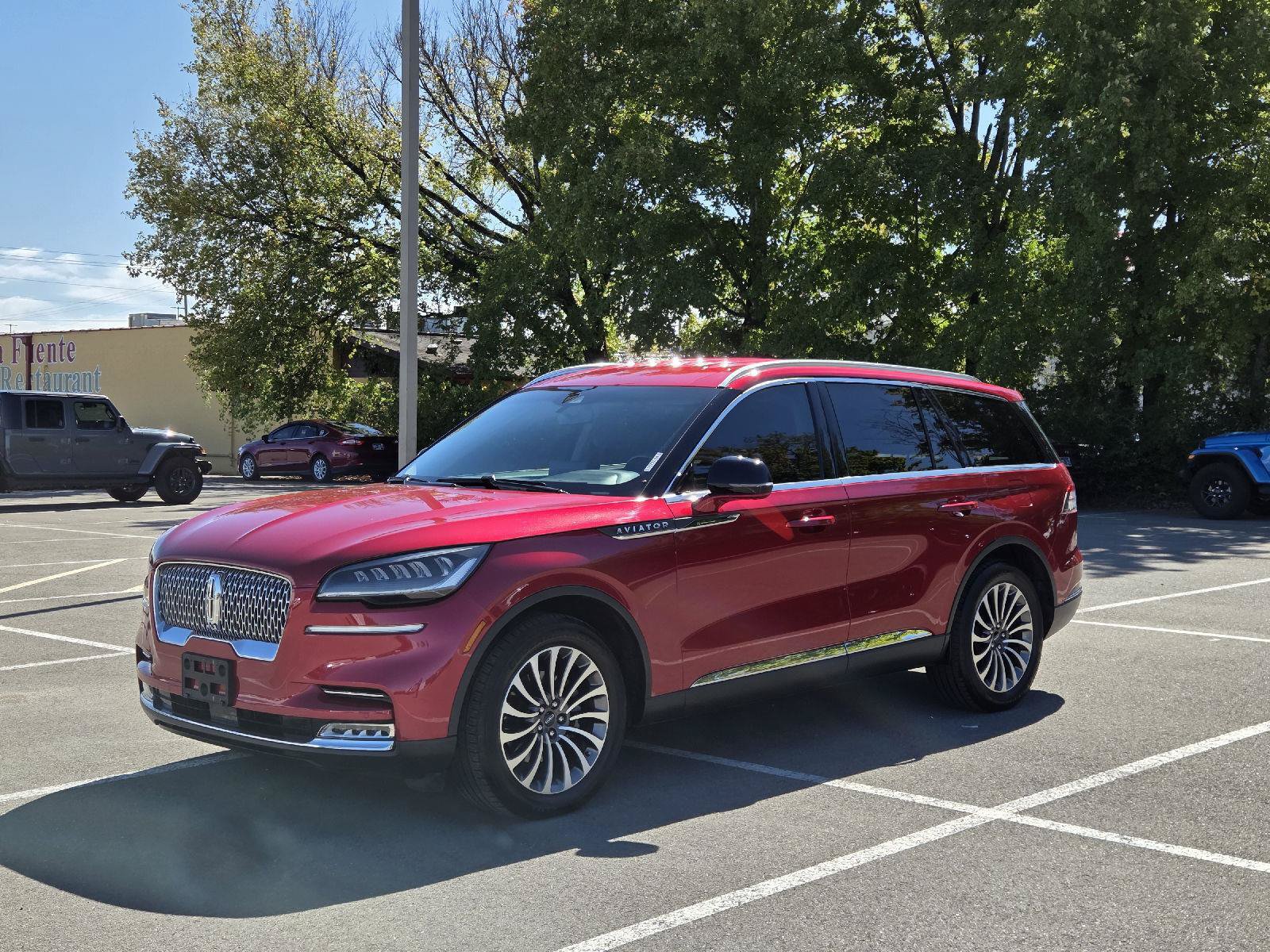 Used 2020 Lincoln Aviator Reserve w/ Elements Package Plus AWD/4WD image 6