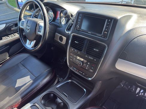 Used 2016 Dodge Grand Caravan R/T image 20