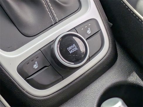 Used 2025 Hyundai Venue Limited image 23