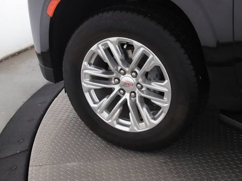 Used 2023 GMC Yukon XL SLT w/ SLT Luxury Package AWD/4WD image 13