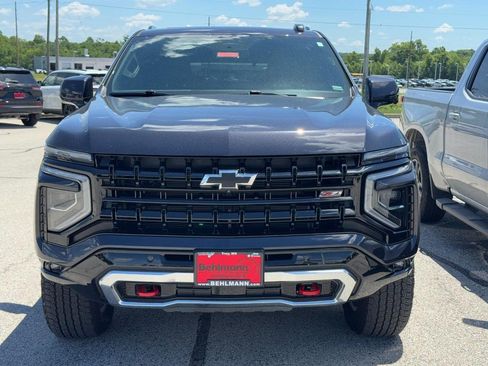 Used 2025 Chevrolet Tahoe Z71 w/ Comfort Package AWD/4WD image 12