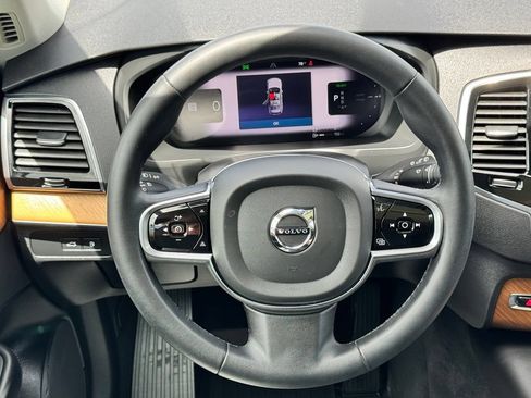 Used 2024 Volvo XC90 T8 Plus w/ Protection Package Premier AWD/4WD image 11