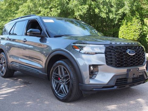 Certified 2025 Ford Explorer ST-Line w/ Premium Package AWD/4WD image 1