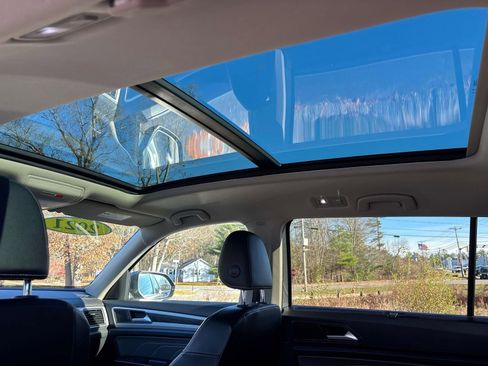 Used 2021 Volkswagen Atlas SE w/ Panoramic Sunroof Package image 14