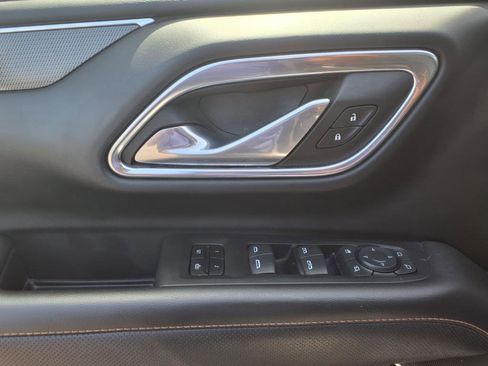 Used 2023 GMC Yukon XL AT4 w/ AT4 Premium Package image 9