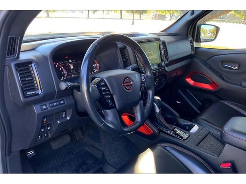 Used 2023 Nissan Frontier PRO-4X w/ Pro-4X Premium Package image 16