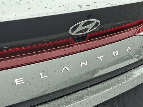 New 2026 Hyundai Elantra SE image 10