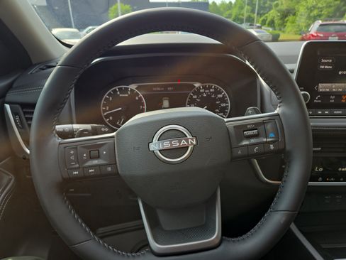 Certified 2026 Nissan Rogue SV w/ SV Premium Package FWD image 13